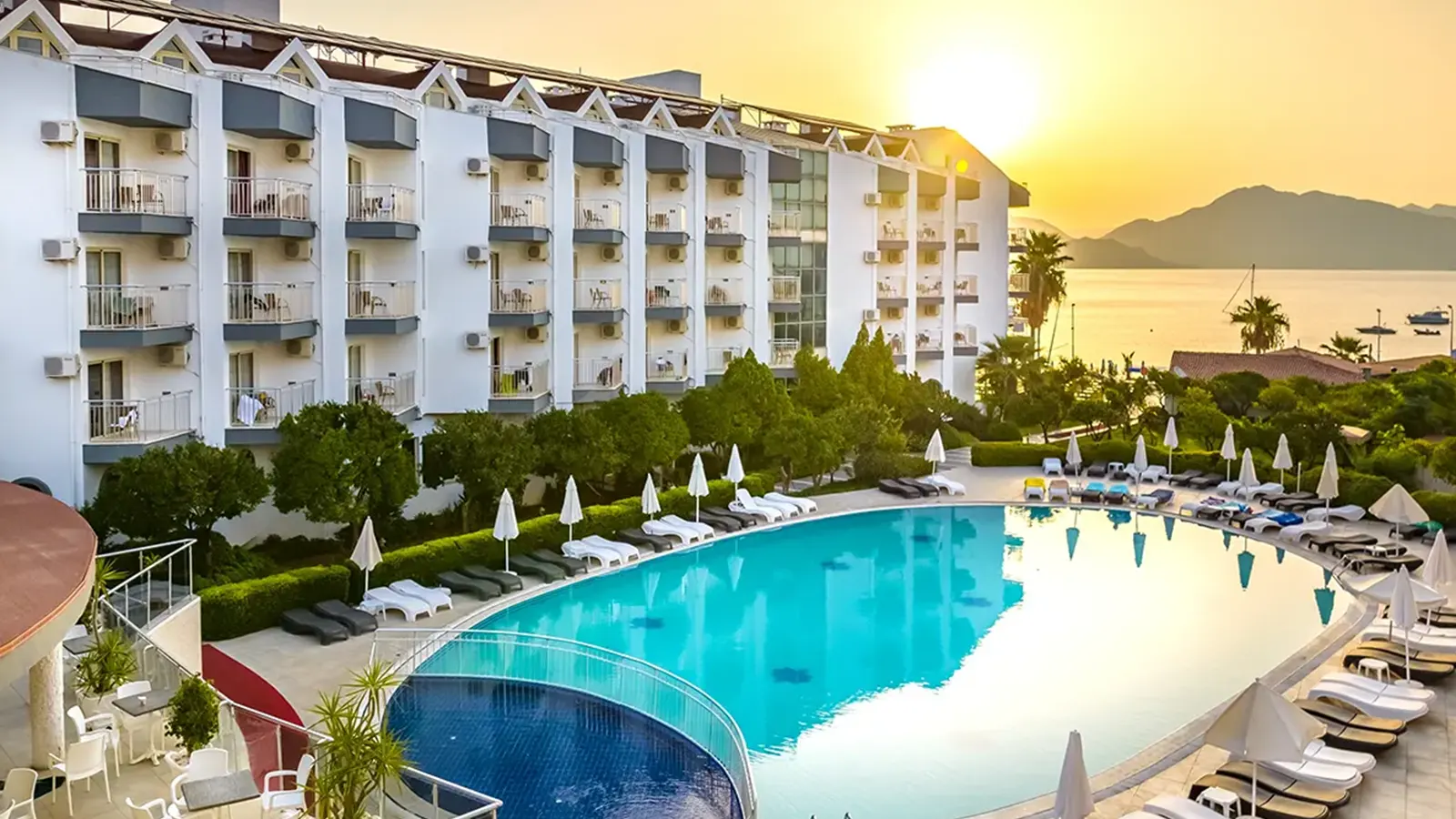 Caprice Beach Hotel